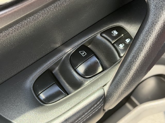 Used 2016 Nissan Rogue SV w/ SV Premium Package AWD/4WD image 22