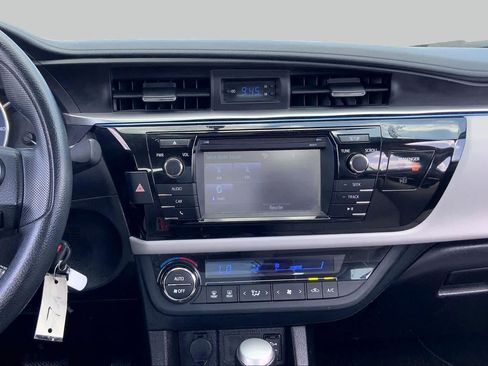 Used 2016 Toyota Corolla LE FWD image 7