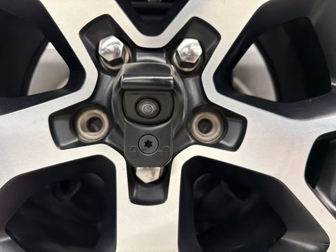 Used 2021 Jeep Wrangler Rubicon AWD/4WD image 6