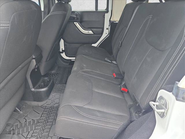 Used 2017 Jeep Wrangler Unlimited Sahara AWD/4WD image 16