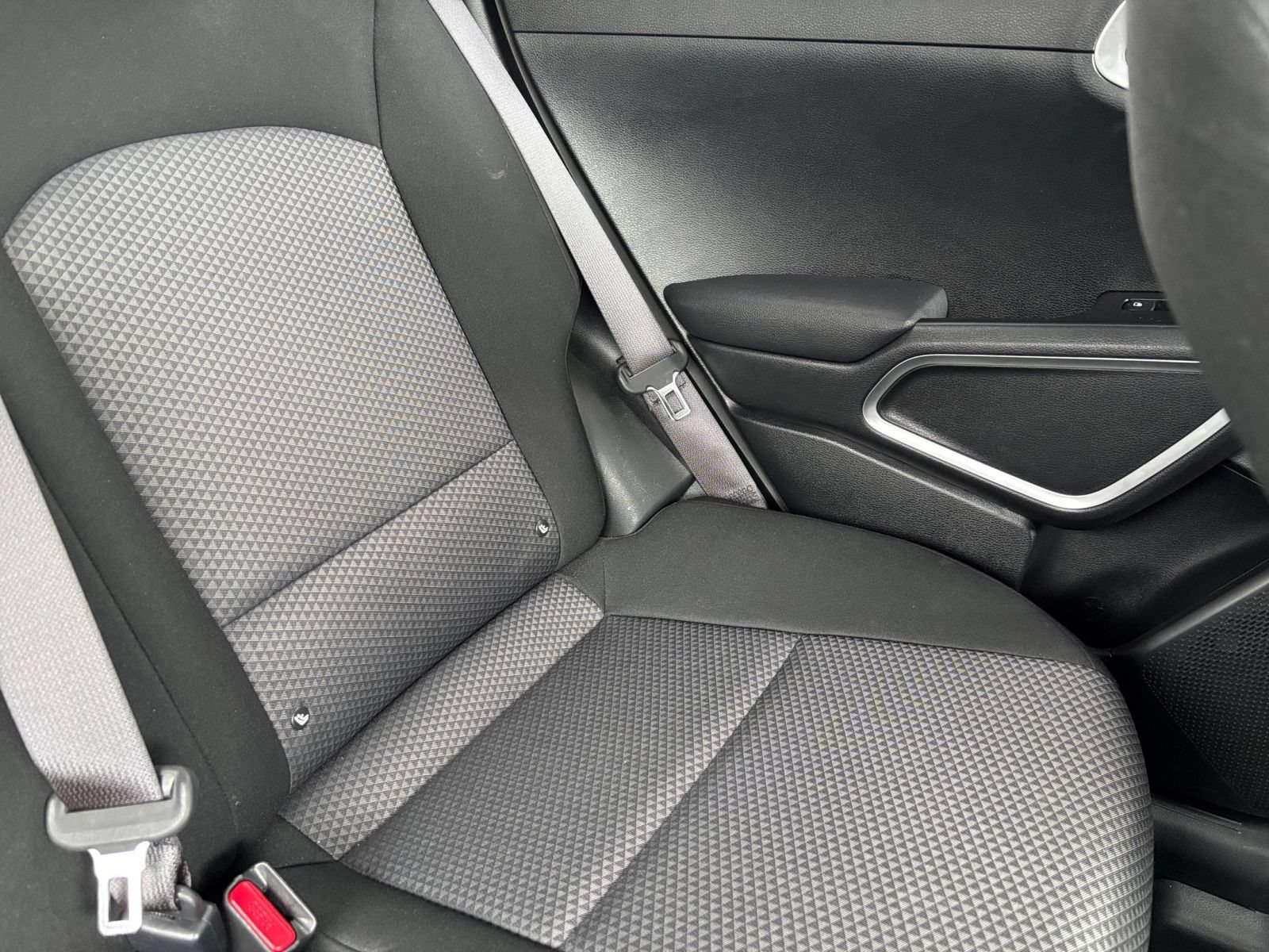 Used 2025 Kia Soul LX w/ LX Technology Package FWD image 34
