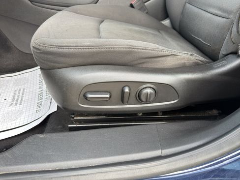 Used 2016 Chevrolet Malibu LT image 9