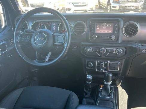 Used 2019 Jeep Wrangler Unlimited Sport S AWD/4WD image 22