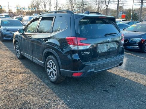 Used 2019 Subaru Forester Premium image 9