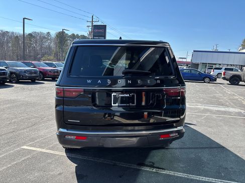 Used 2022 Jeep Wagoneer Series III w/ Flexible Seating Group image 57