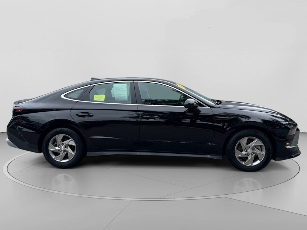Used 2025 Hyundai Sonata SE FWD image 13