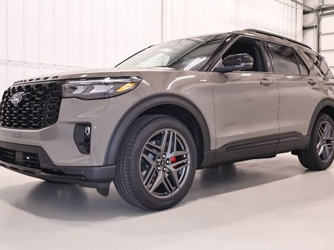 New 2027 Ford Explorer ST-Line w/ Premium Package AWD/4WD image 5