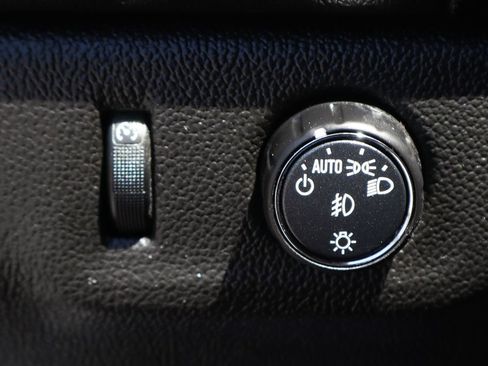 Used 2018 GMC Canyon SLT w/ Driver Alert Package RWD image 24