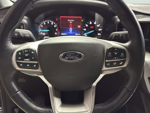 Used 2022 Ford Explorer XLT w/ Equipment Group 202A image 14