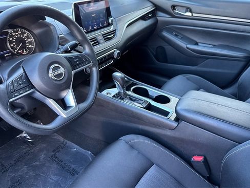 Used 2024 Nissan Altima 2.5 SV image 14