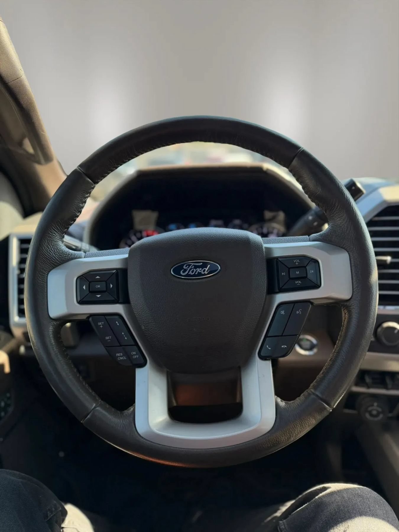 Used 2020 Ford F350 King Ranch w/ King Ranch Ultimate Package AWD/4WD image 27
