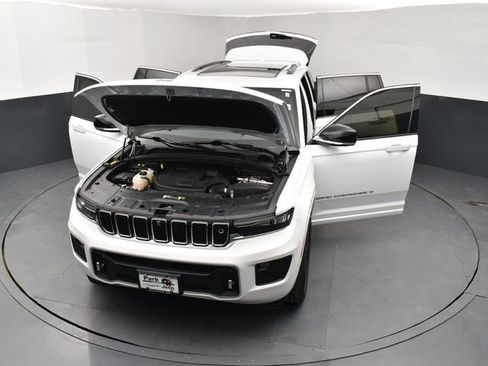 Used 2023 Jeep Grand Cherokee Overland w/ Adv Protech Group III AWD/4WD image 26