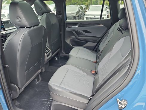 New 2025 Volkswagen Tiguan SE R-Line image 19