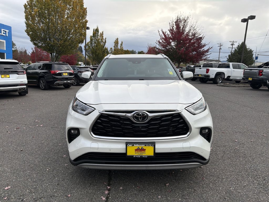 Used 2021 Toyota Highlander Platinum AWD/4WD image 4