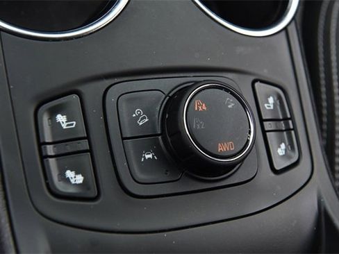 Used 2023 GMC Terrain SLE w/ Driver Convenience Package image 17