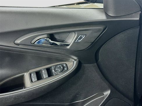 Used 2017 Chevrolet Malibu LT w/ Leather Package image 11