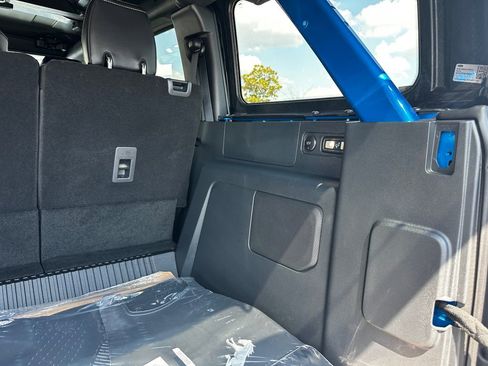 New 2025 Ford Bronco Badlands image 48