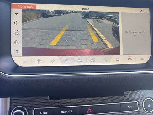 Used 2017 Land Rover Range Rover Sport Supercharged image 32