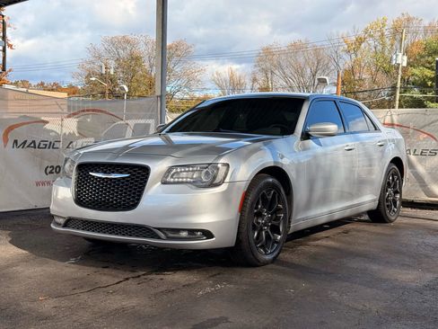 Used 2020 Chrysler 300 S image 3
