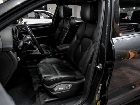 Used 2017 Porsche Macan image 34