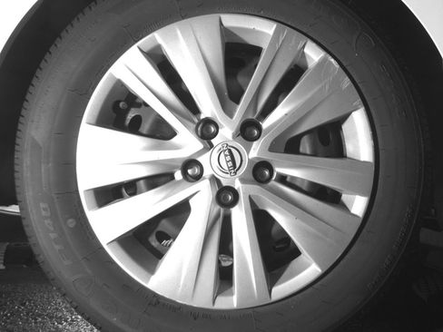 Used 2025 Nissan Sentra S image 15