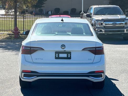 Used 2024 Volkswagen Jetta SEL image 8
