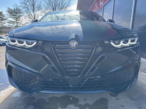 New 2026 Alfa Romeo Tonale Sprint w/ Black Premium Package image 4