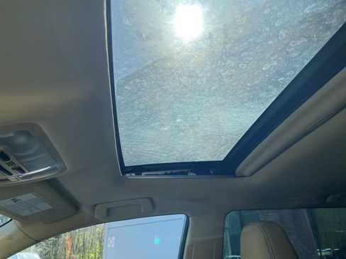 Used 2017 Toyota Highlander XLE FWD image 29