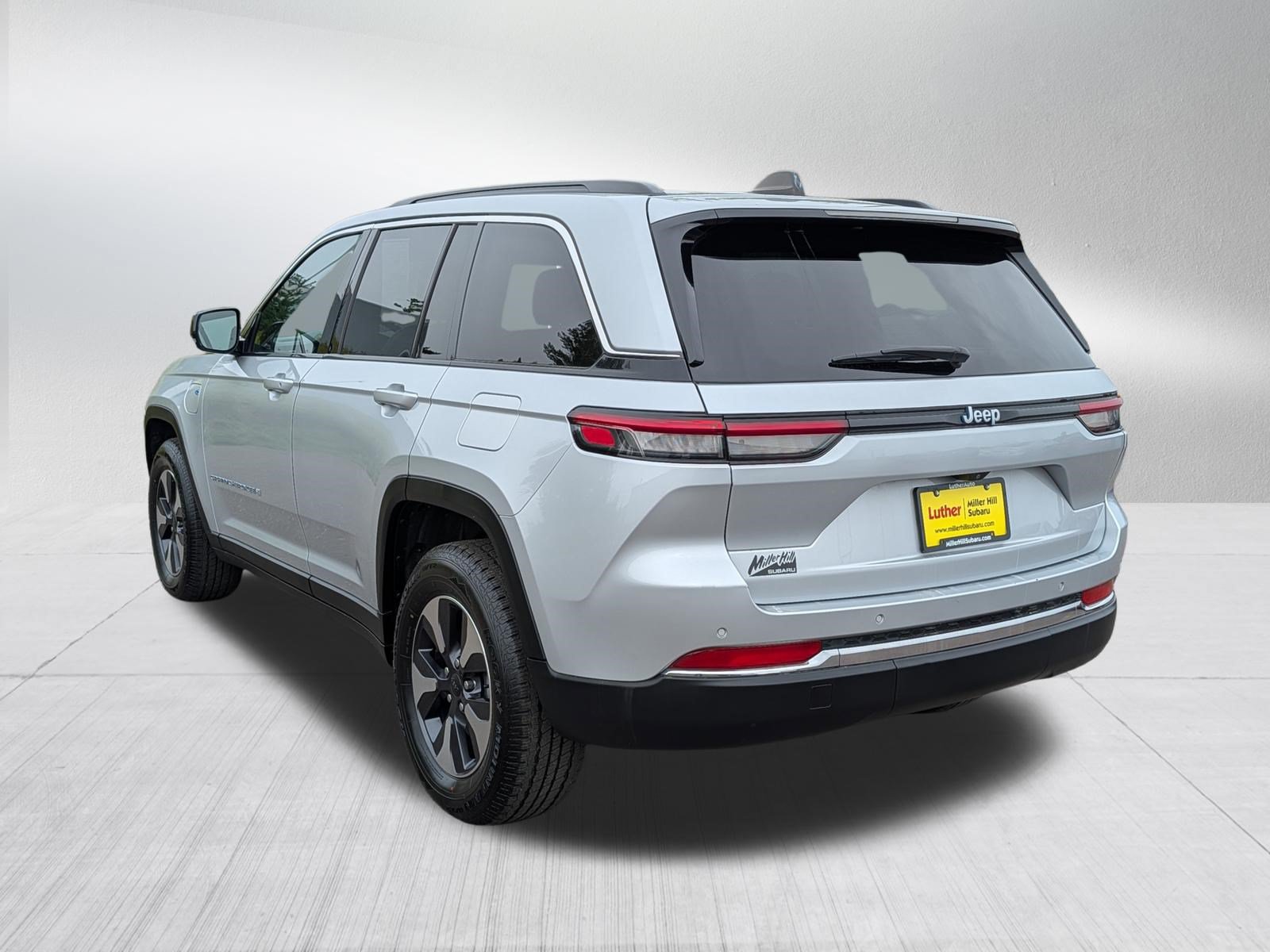 Used 2024 Jeep Grand Cherokee Limited 4xe AWD/4WD image 5