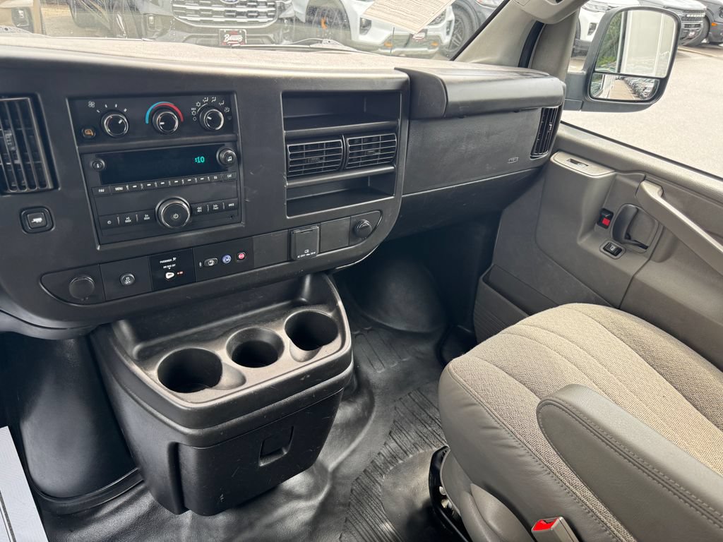 Used 2022 Chevrolet Express 3500 Extended w/ Driver Convenience Package RWD image 25
