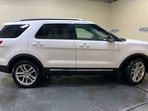 Certified 2017 Ford Explorer XLT w/ Equipment Group 202A image 2