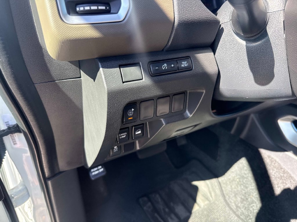 Certified 2024 Nissan Frontier SV w/ Technology Package AWD/4WD image 19