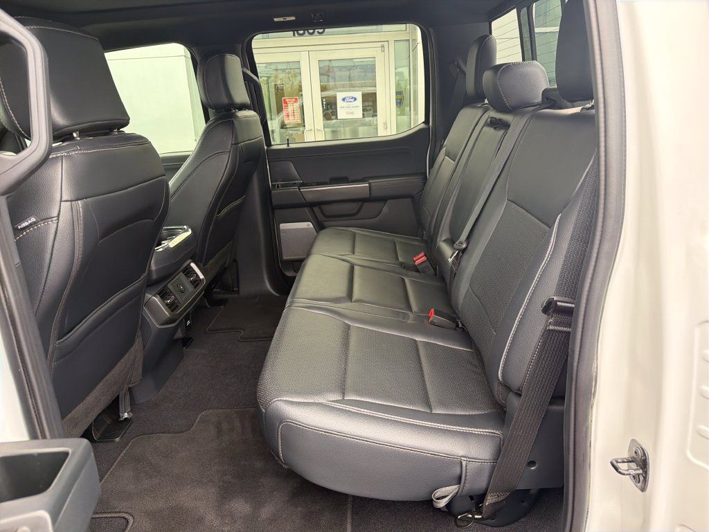 Used 2025 Ford F150 Lariat AWD/4WD image 23