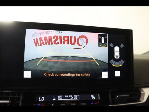 Used 2025 Toyota Sienna Limited AWD/4WD image 47