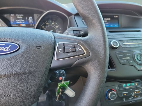 Used 2016 Ford Focus SE image 13