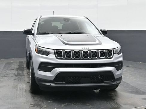Used 2025 Jeep Compass Sport w/ Mopar Graphics Package AWD/4WD image 24