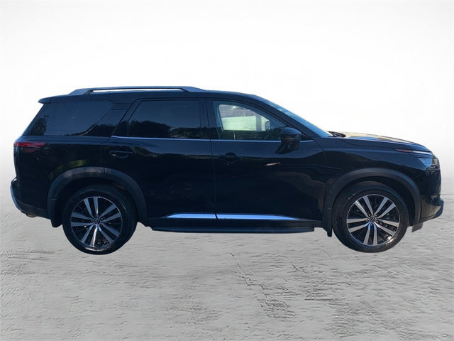Used 2024 Nissan Pathfinder Platinum w/ Lighting Package (N93) AWD/4WD image 2