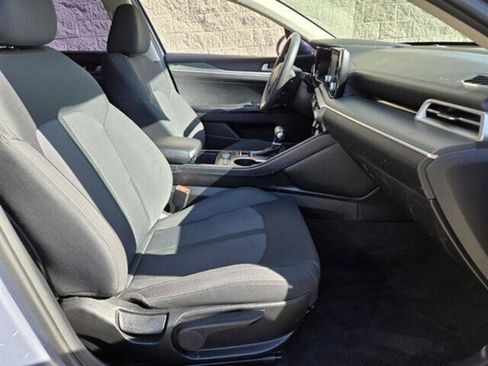 Used 2022 Kia K5 LXS image 17