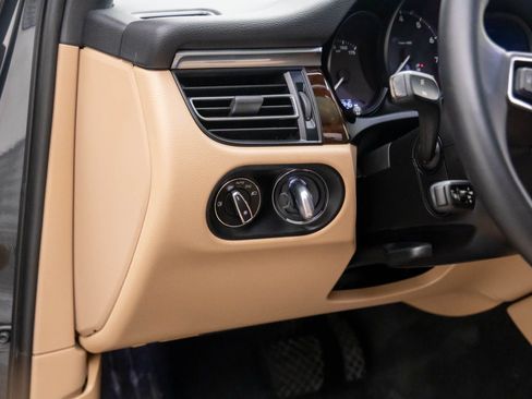 Certified 2023 Porsche Macan image 19