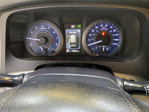 Used 2020 Toyota Sienna XLE w/ XLE Navigation Package image 36