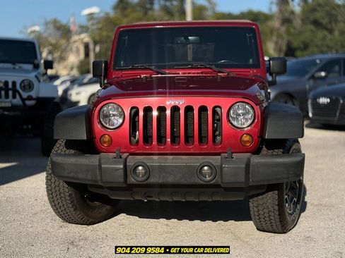 Used 2013 Jeep Wrangler Unlimited Rubicon w/ Connectivity Group AWD/4WD image 9