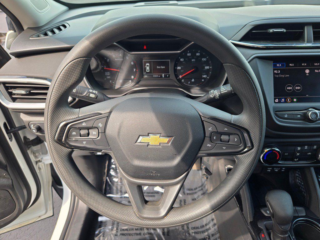 Used 2021 Chevrolet TrailBlazer LS FWD image 30