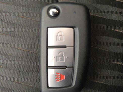 Used 2020 Nissan Rogue S FWD image 32
