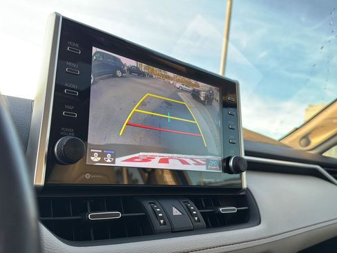 Used 2022 Toyota RAV4 Limited image 24