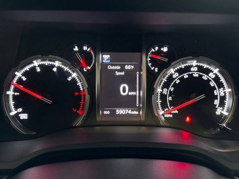 Used 2020 Toyota 4Runner TRD Off-Road Premium w/ Moonroof Package AWD/4WD image 30