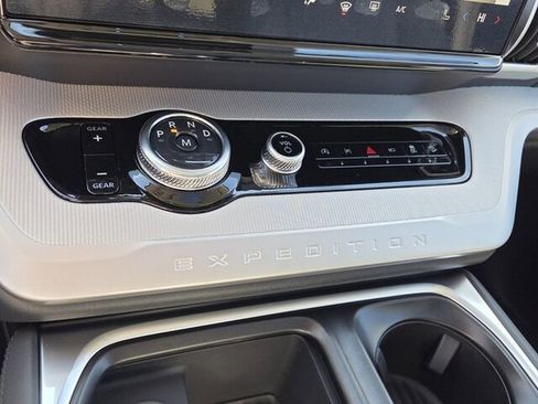 New 2026 Ford Expedition Active image 24