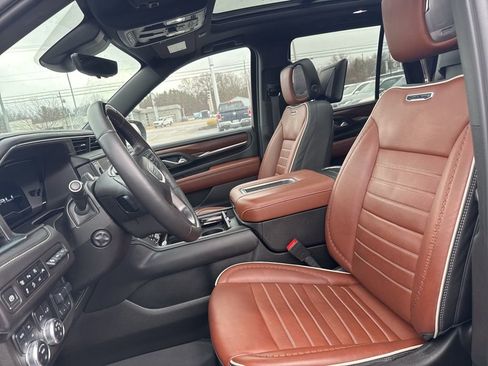 Used 2024 GMC Yukon Denali Ultimate w/ LPO, Floor Liner Package image 10