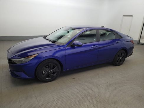 Used 2023 Hyundai Elantra SEL image 2