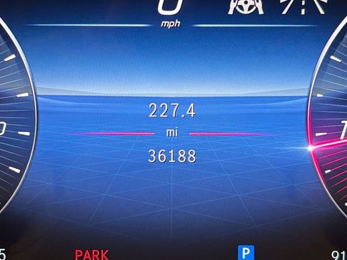 Used 2023 Mercedes-Benz S 580 4MATIC Sedan image 11