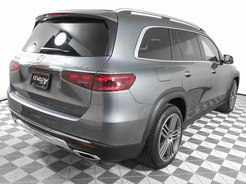 Used 2024 Mercedes-Benz GLS 450 4MATIC image 5